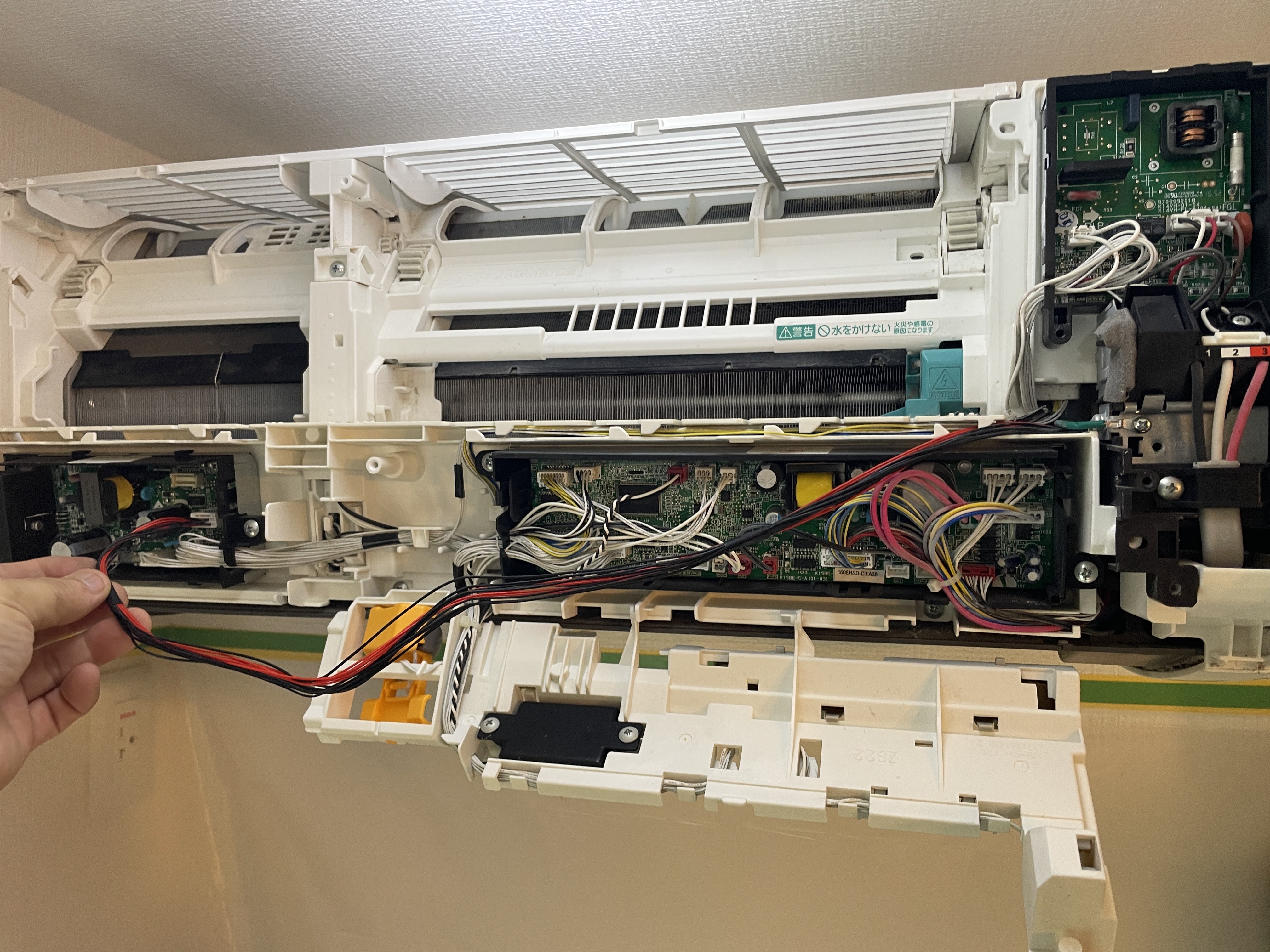 2024/09/21 玉村町、T様邸 お掃除機能付き エアコンクリーニング 富士通 AS-X56G2W 2016年