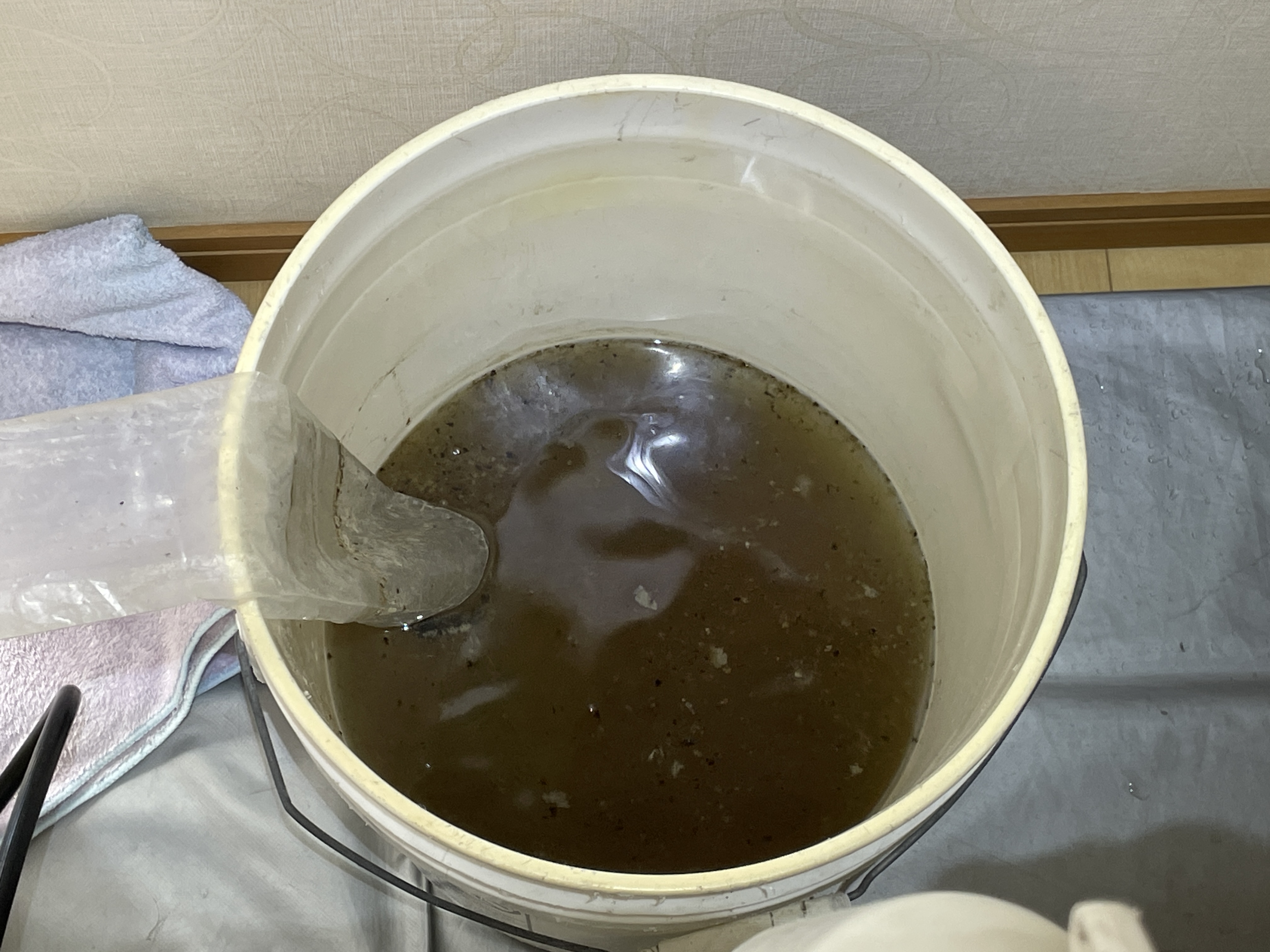 群馬県太田市】ダイキン製エアコン(AN28XFSK-W)の黒カビ汚れを徹底洗浄